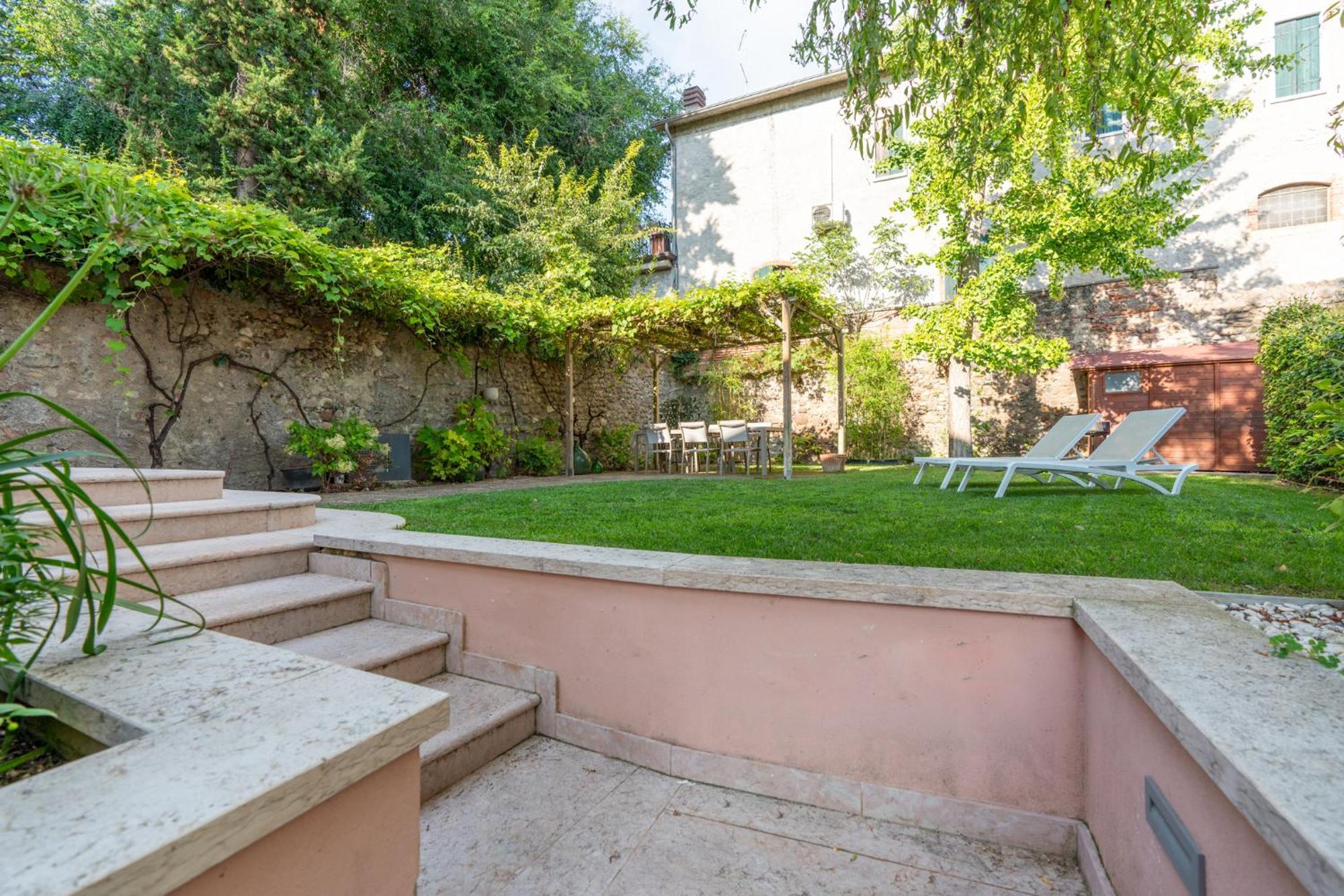 Corte Angelini By Postcardsfrom Castelnuovo del Garda Exterior photo